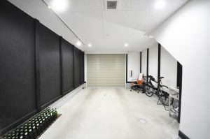 シャッター付きガレージ